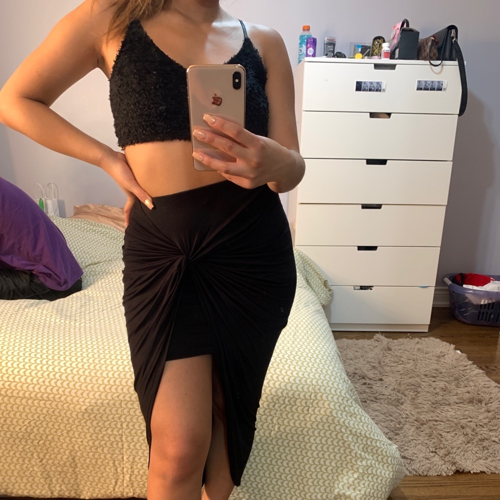 Forever 21 Black Front Slit Ruched Skirt